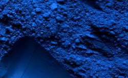 azul oscuro